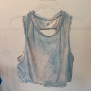 Light blue & white tie-dye cropped tank – Size Small
